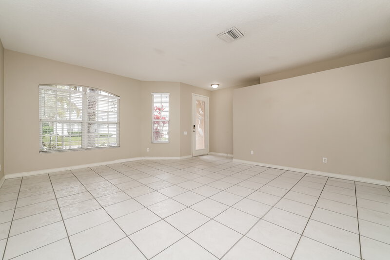 2,815/Mo, 5523 Terrain de Golf Dr Lutz, FL 33558 Living Room View