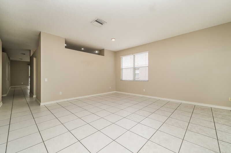 2,815/Mo, 5523 Terrain de Golf Dr Lutz, FL 33558 Living Room View 2