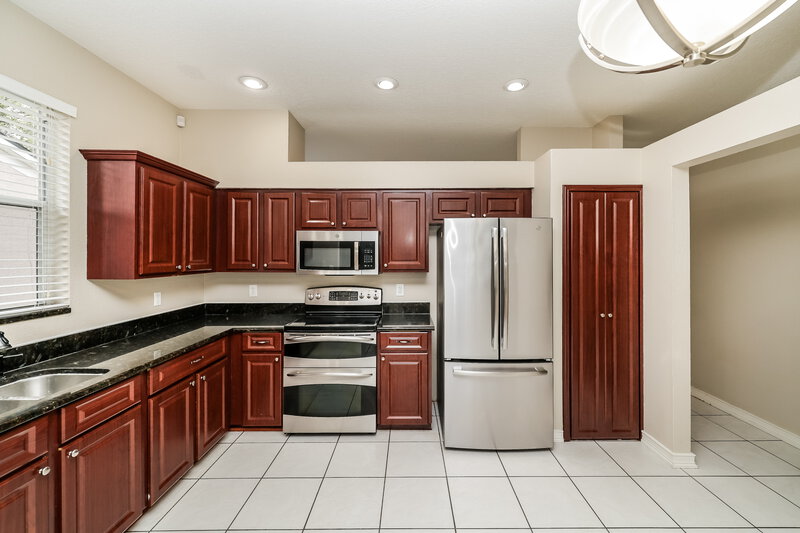 2,815/Mo, 5523 Terrain de Golf Dr Lutz, FL 33558 Kitchen View