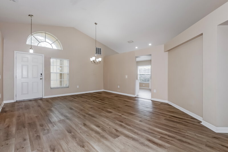 3,170/Mo, 6934 Waterbrook Ct Gibsonton, FL 33534 Living Room View