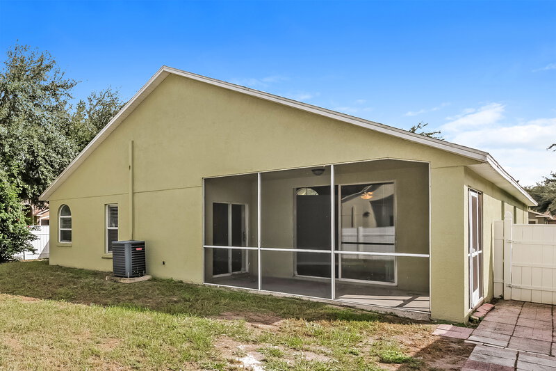 3,170/Mo, 6934 Waterbrook Ct Gibsonton, FL 33534 Rear View