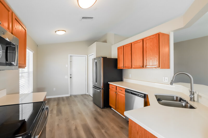 2,170/Mo, 12411 Cedarfield Dr Riverview, FL 33579 Kitchen View