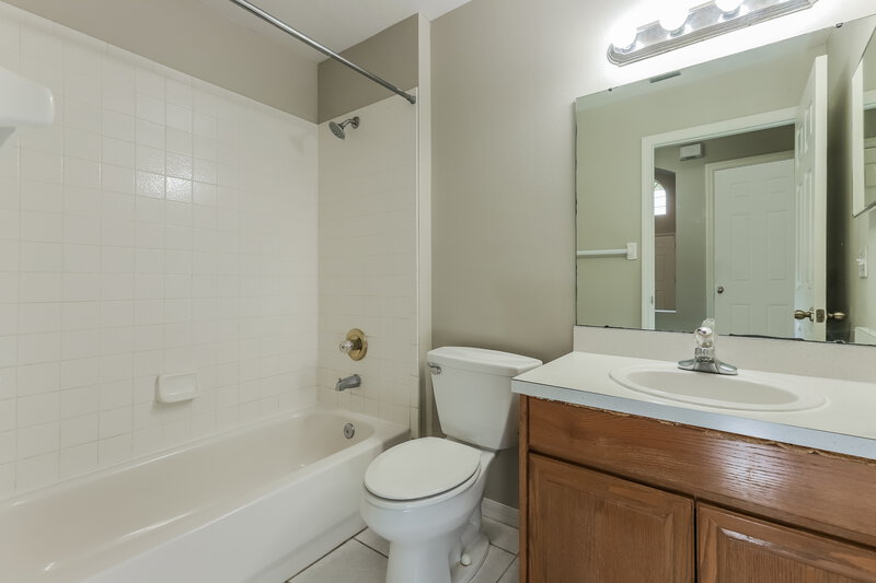 2,325/Mo, 528 Greg St Valrico, FL 33594 Bathroom View