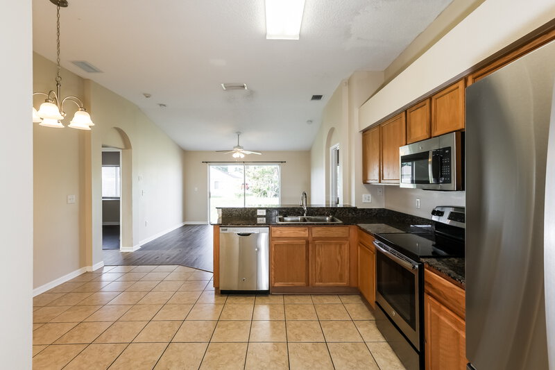 2,065/Mo, 11011 Whitecap Dr Riverview, FL 33579 Kitchen View