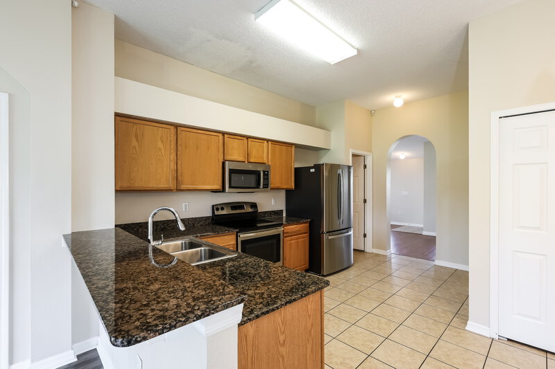 2,065/Mo, 11011 Whitecap Dr Riverview, FL 33579 Kitchen View 2