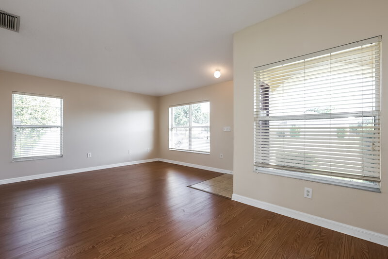 2,065/Mo, 11011 Whitecap Dr Riverview, FL 33579 Family Room View