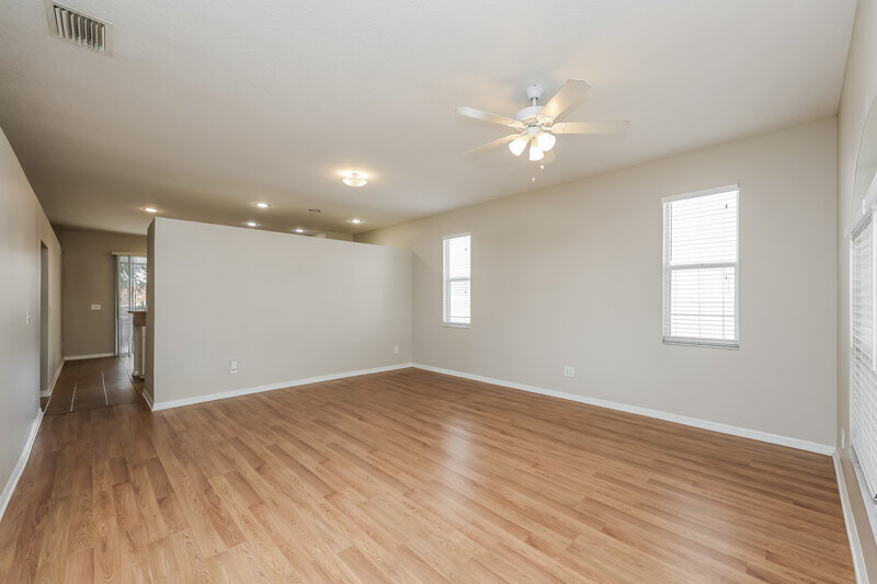 2,010/Mo, 619 Wave Crest Cir Valrico, FL 33594 Living Room View