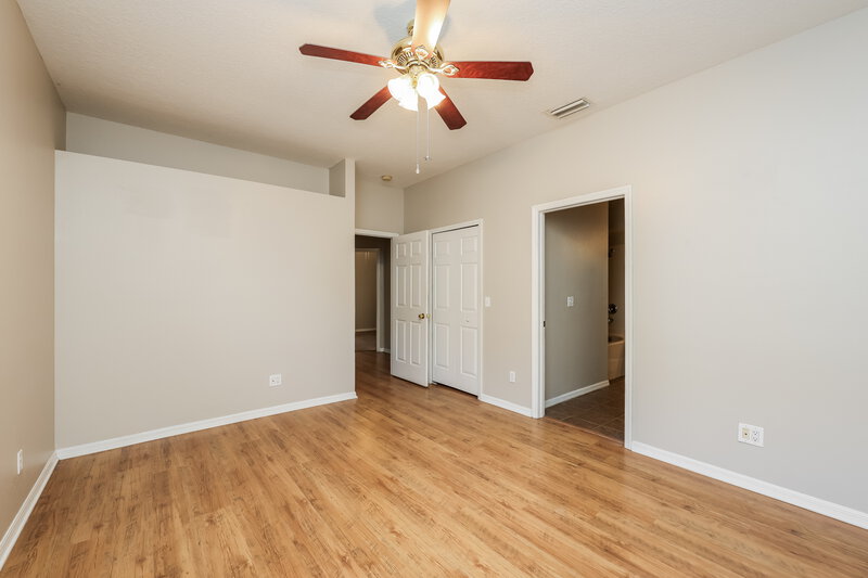 2,010/Mo, 619 Wave Crest Cir Valrico, FL 33594 Main Bedroom View 2