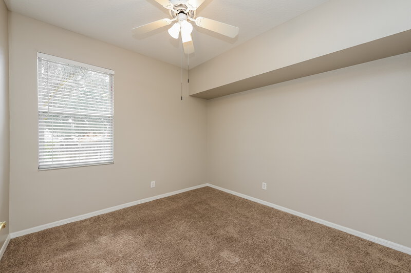 2,010/Mo, 619 Wave Crest Cir Valrico, FL 33594 Bedroom View 2