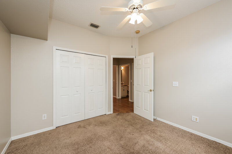 2,010/Mo, 619 Wave Crest Cir Valrico, FL 33594 Bedroom View 3