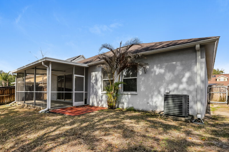 2,010/Mo, 619 Wave Crest Cir Valrico, FL 33594 Rear View