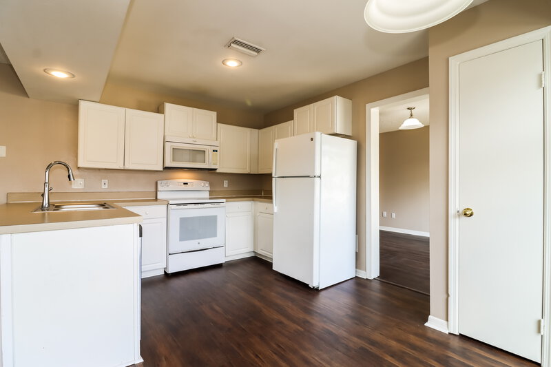 2,535/Mo, 10150 Cedar Dune Dr Tampa, FL 33624 Kitchen View 2