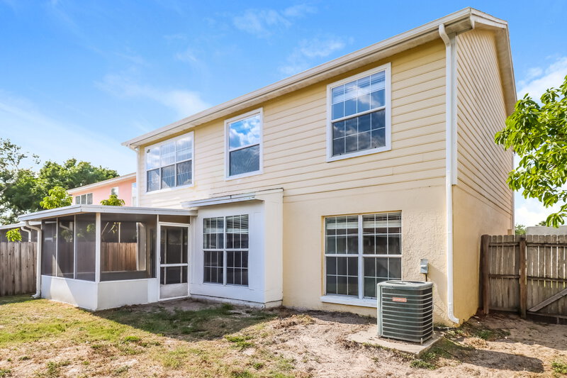 2,535/Mo, 10150 Cedar Dune Dr Tampa, FL 33624 Rear View