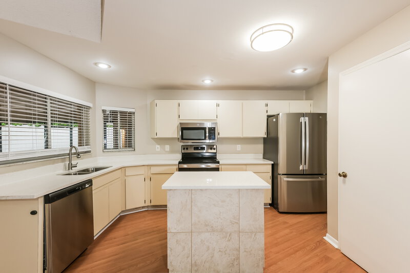2,850/Mo, 2612 Brianholly Dr Valrico, FL 33596 Kitchen View