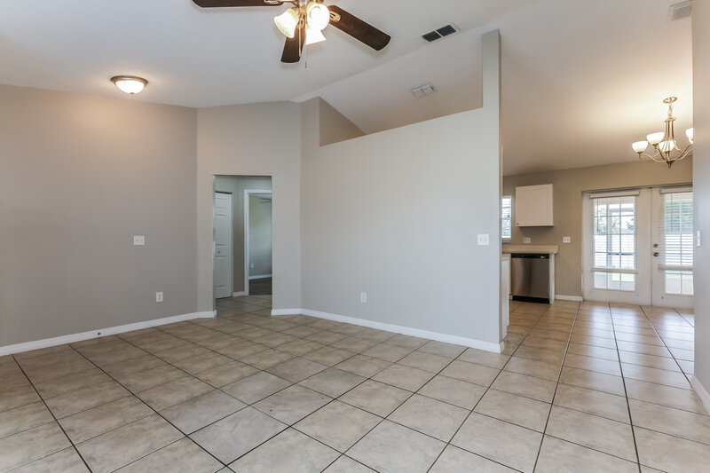1,900/Mo, 3061 Jordan Heights Ct Lakeland, FL 33810 Living Room View 2