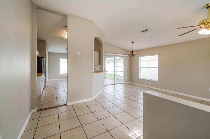 2,250/Mo, 1637 Totem Pole Way Lutz, FL 33559 Foyer View