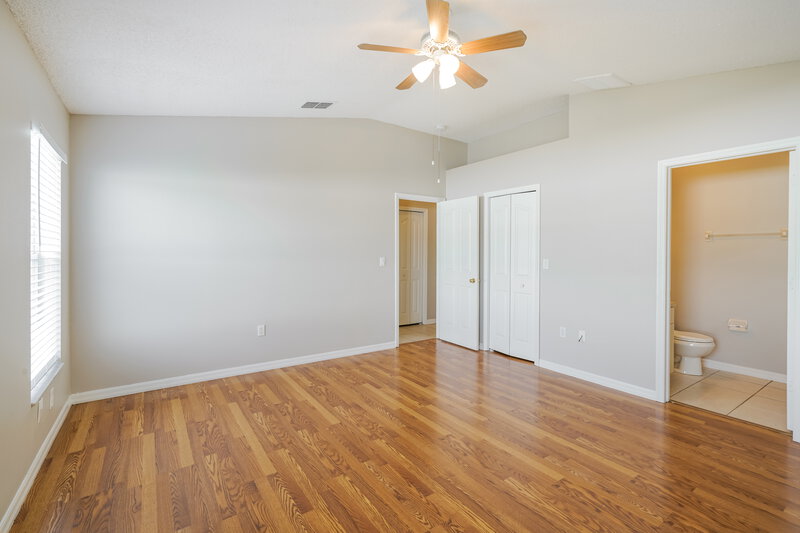 2,250/Mo, 1637 Totem Pole Way Lutz, FL 33559 Main Bedroom View 2