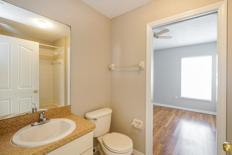 2,250/Mo, 1637 Totem Pole Way Lutz, FL 33559 Bathroom View