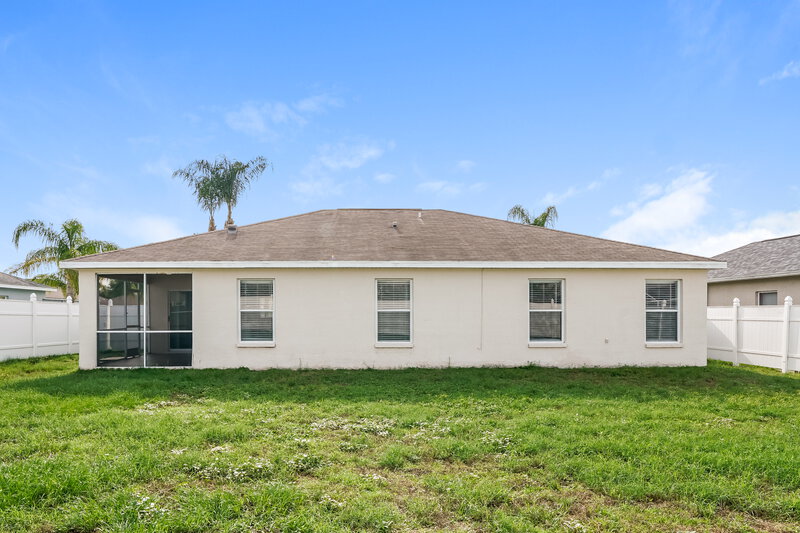 2,250/Mo, 1637 Totem Pole Way Lutz, FL 33559 Rear View