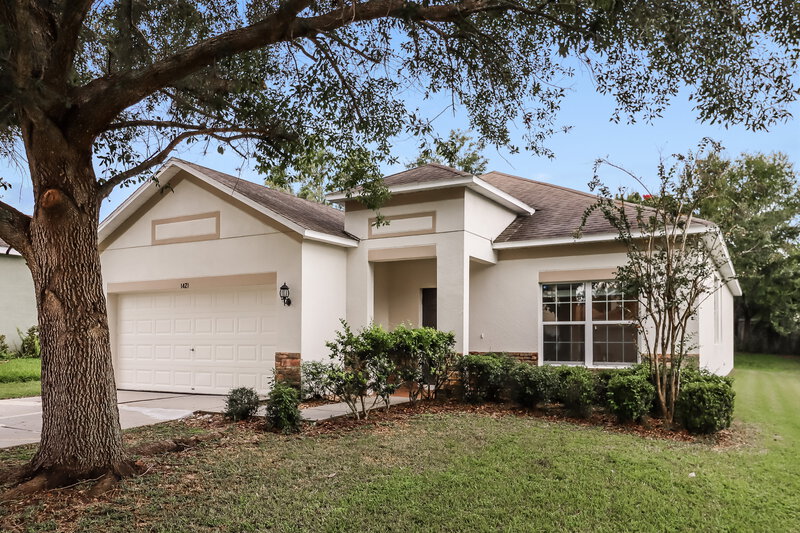 2,380/Mo, 1421 Main St Valrico, FL 33594 Front View