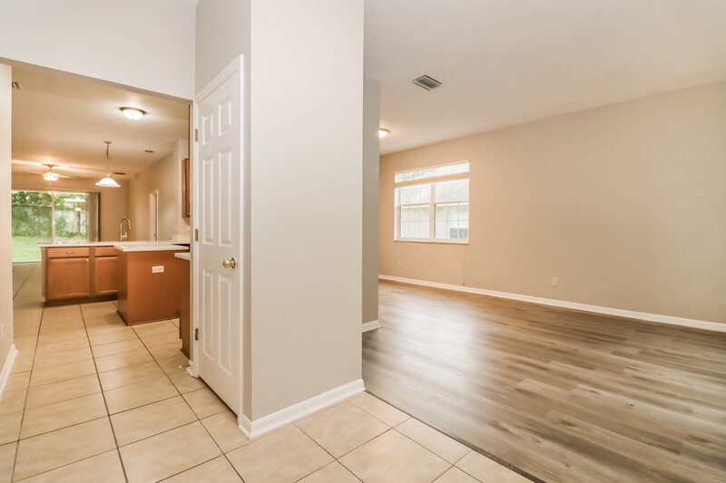 2,380/Mo, 1421 Main St Valrico, FL 33594 Foyer View