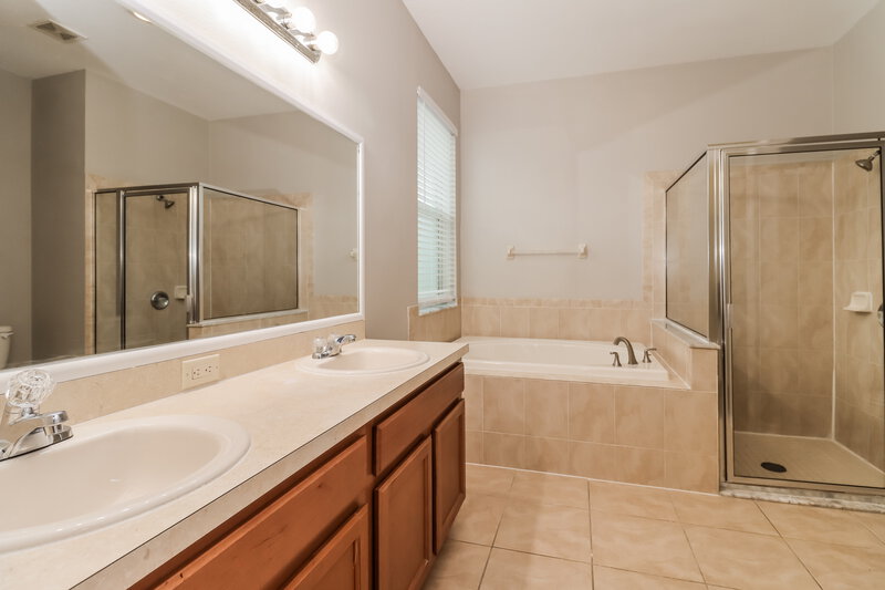 2,380/Mo, 1421 Main St Valrico, FL 33594 Main Bathroom View