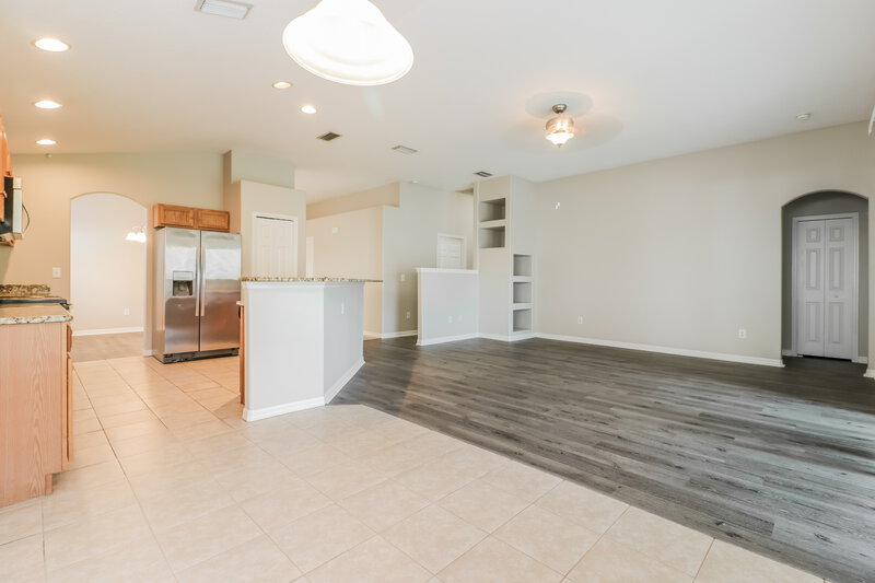 2,815/Mo, 4723 Whispering Wind Ave Tampa, FL 33614 Breakfast Nook View