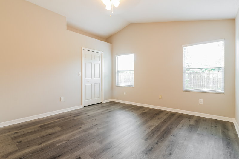 2,815/Mo, 4723 Whispering Wind Ave Tampa, FL 33614 Main Bedroom View 2