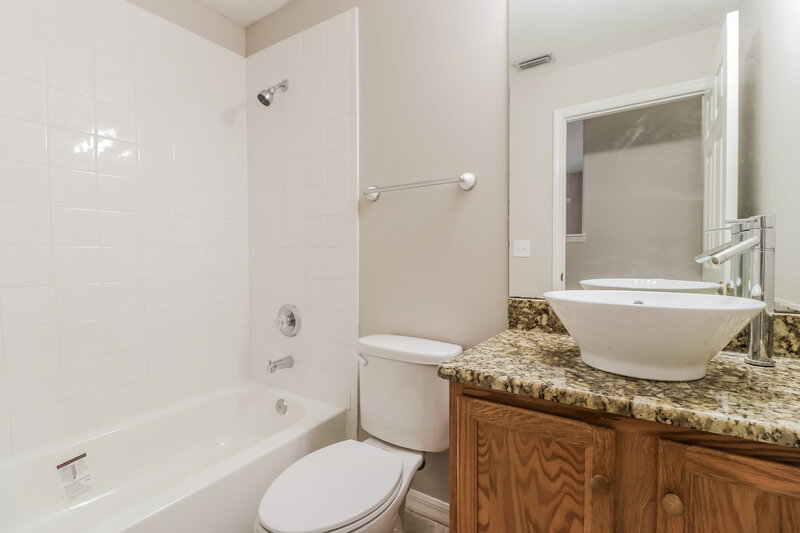 2,815/Mo, 4723 Whispering Wind Ave Tampa, FL 33614 Bathroom View