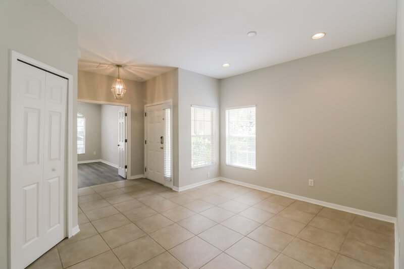 2,060/Mo, 9325 Creedmoor Ln New Port Richey, FL 34654 Foyer View