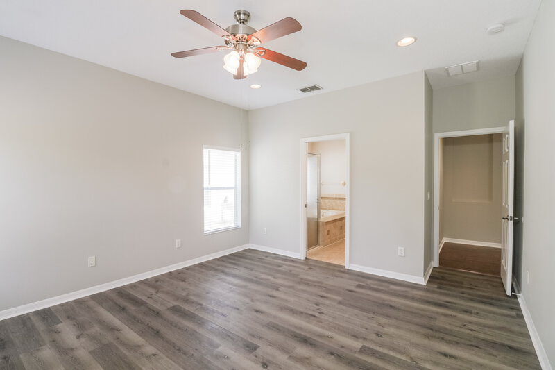 2,060/Mo, 9325 Creedmoor Ln New Port Richey, FL 34654 Main Bedroom View 2