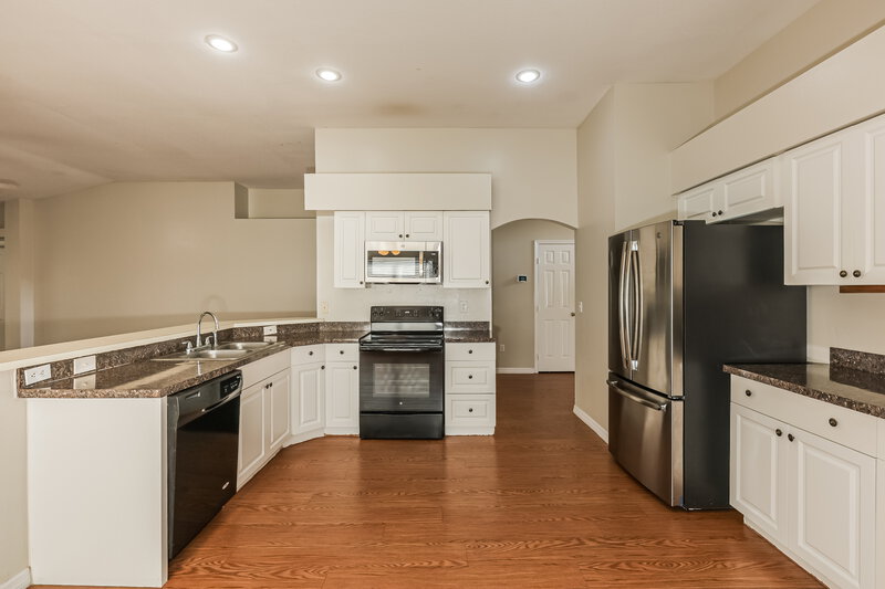 2,020/Mo, 1702 Erin Brooke Dr Valrico, FL 33594 Kitchen View