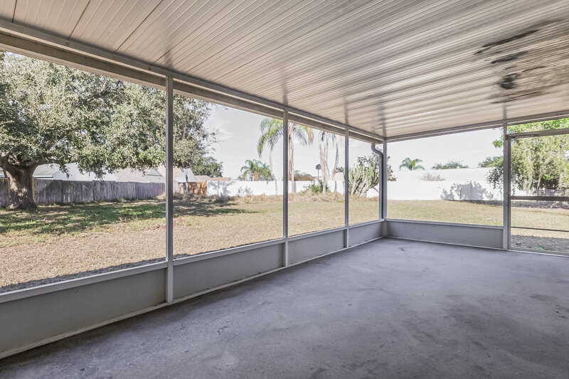 2,020/Mo, 1702 Erin Brooke Dr Valrico, FL 33594 Sun Room View