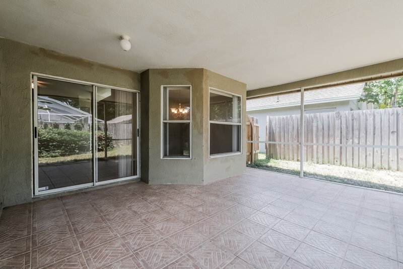 2,580/Mo, 2026 Glen Forge St Brandon, FL 33511 Sun Room View