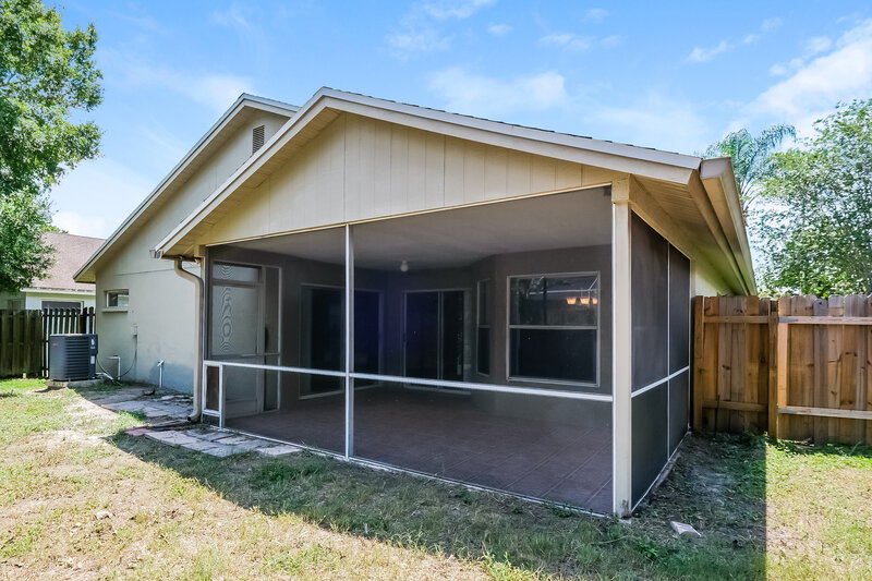 2,580/Mo, 2026 Glen Forge St Brandon, FL 33511 Rear View