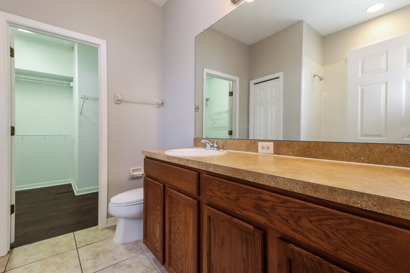 2,255/Mo, 10330 Avelar Ridge Dr Riverview, FL 33578 Main Bathroom View