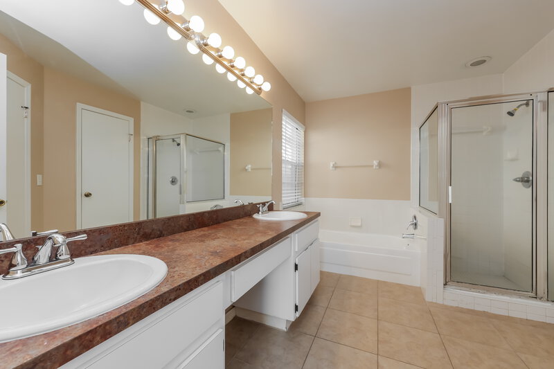1,980/Mo, 1724 Elk Spring Dr Brandon, FL 33511 Main Bathroom View