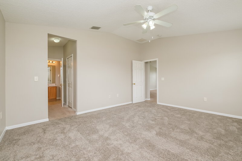 2,050/Mo, 7608 Mt Laurel Dr Zephyrhills, FL 33540 Main Bedroom View 2