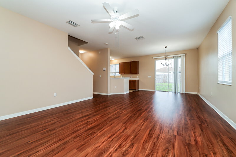 2,070/Mo, 12122 Fern Haven Ave Gibsonton, FL 33534 Living Room View