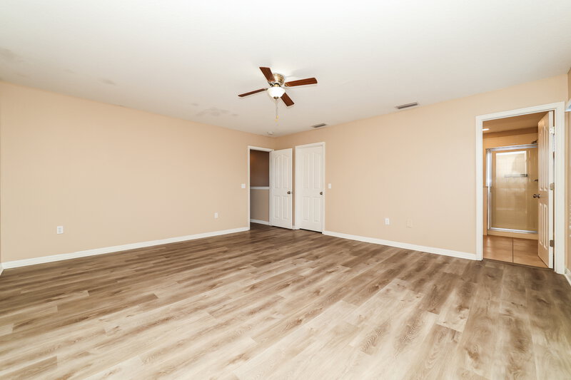 2,070/Mo, 12122 Fern Haven Ave Gibsonton, FL 33534 Main Bedroom View