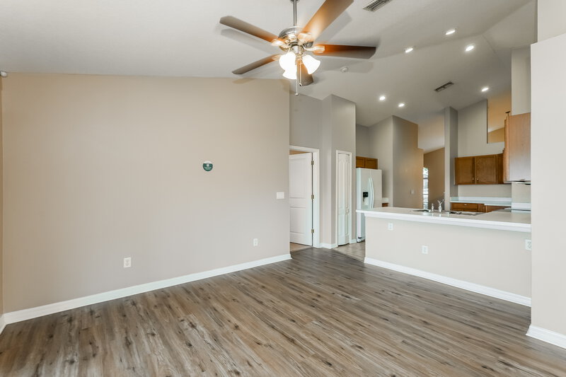 2,000/Mo, 6434 Sushi Ct Wesley Chapel, FL 33545 Dining Room View 2