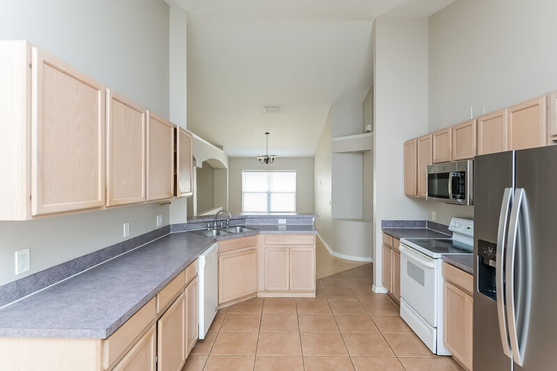 2,320/Mo, 2533 Siena Way Valrico, FL 33596 Kitchen View 3