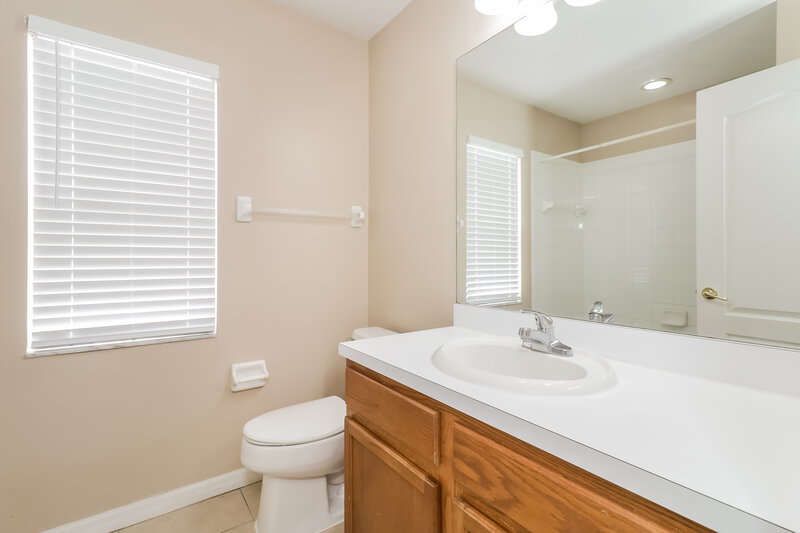 2,185/Mo, 30800 Birdhouse Dr Zephyrhills, FL 33545 Bathroom View