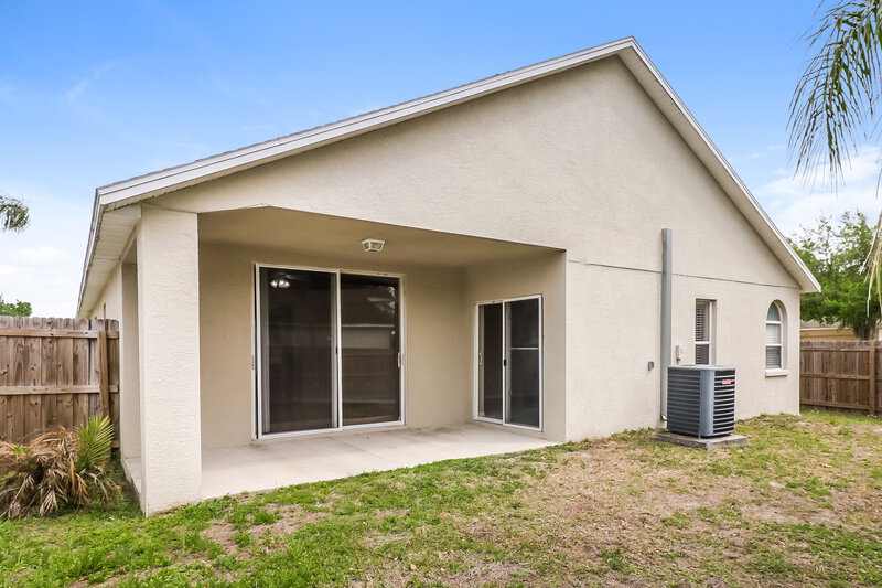 2,185/Mo, 30800 Birdhouse Dr Zephyrhills, FL 33545 Rear View