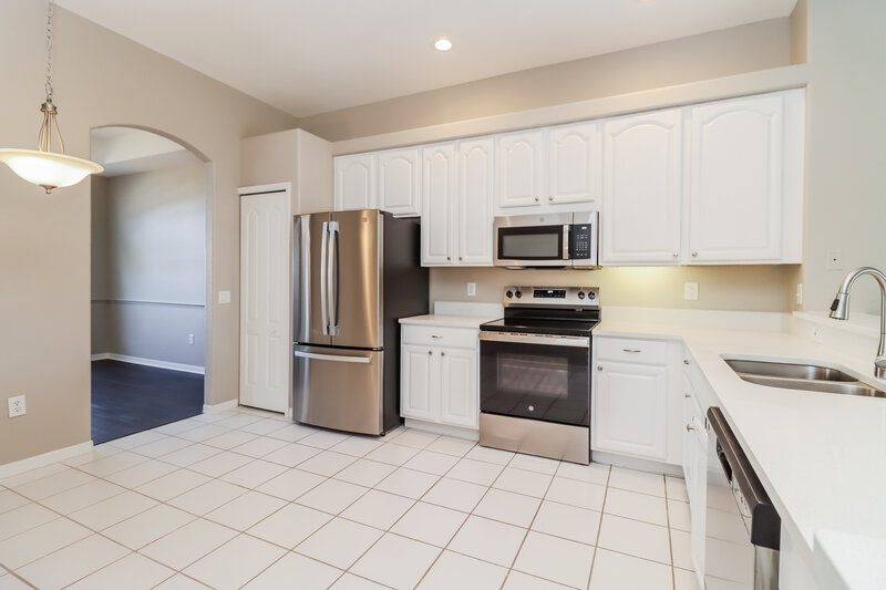 2,660/Mo, 2005 Kiowa Ln Valrico, FL 33596 Kitchen View