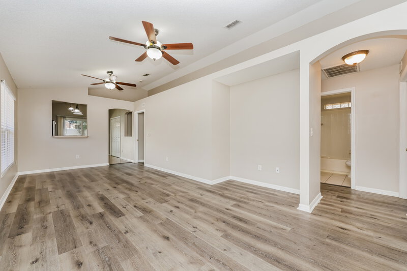 1,910/Mo, 28651 Seashell Ct Zephyrhills, FL 33545 Living Room View