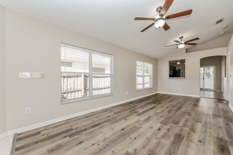 1,910/Mo, 28651 Seashell Ct Zephyrhills, FL 33545 Living Room View 2