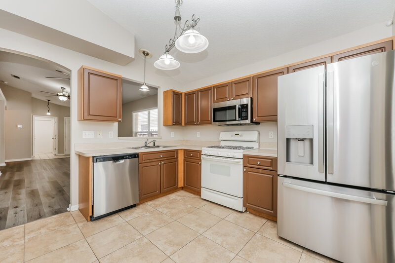 1,910/Mo, 28651 Seashell Ct Zephyrhills, FL 33545 Kitchen View