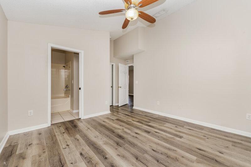 1,910/Mo, 28651 Seashell Ct Zephyrhills, FL 33545 Main Bedroom View 2