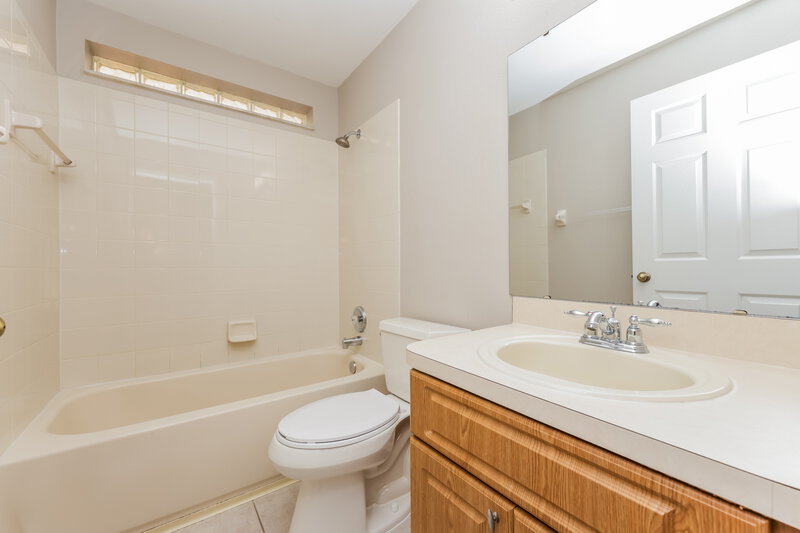 1,910/Mo, 28651 Seashell Ct Zephyrhills, FL 33545 Bathroom View